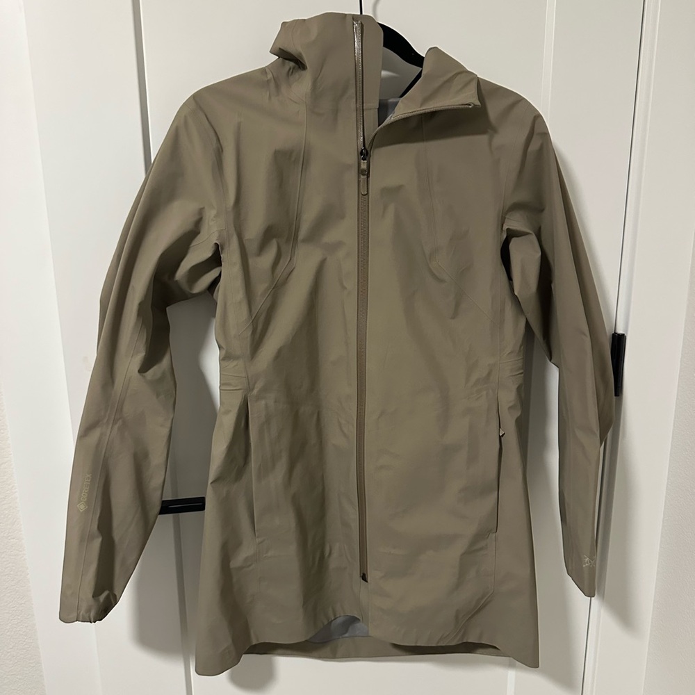 Arc’teryx women's codetta coat small in fallow - Picture 3 of 7